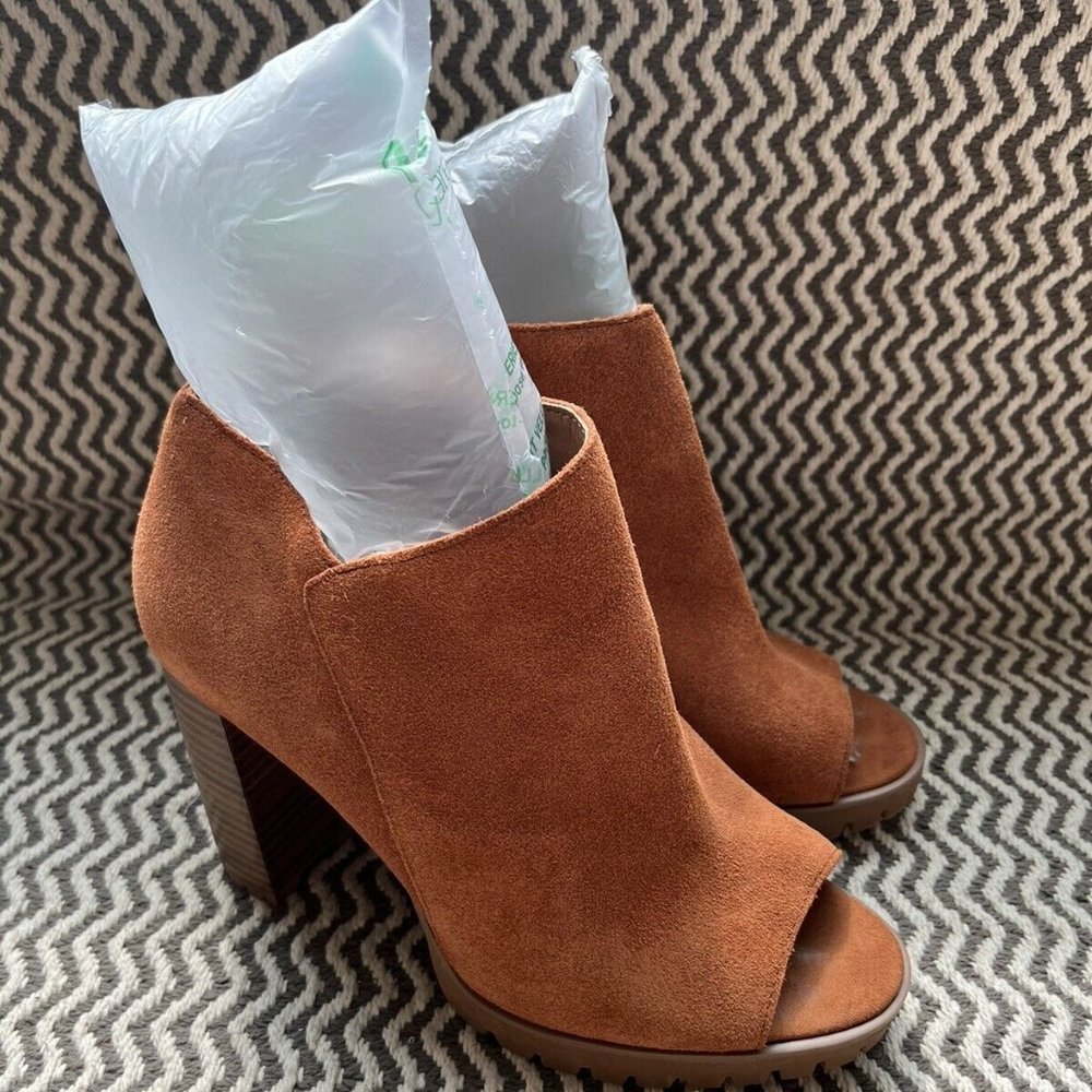 Vince Camuto Shoes Brown Suede Size 7 1/2 Peek A Boo Toe Thick Heel Platform